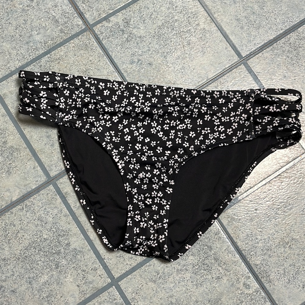 Aeropostale black and white floral hipster bikini bottom